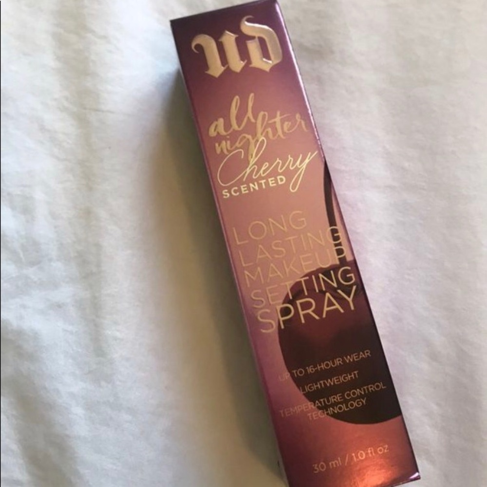 Urban Decay Cosmetics Setting Sprays (2)